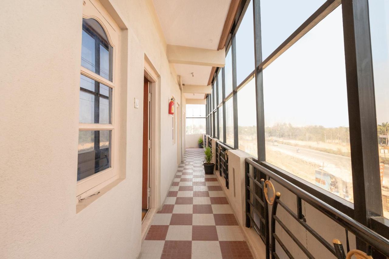 העיר בנגלור Oyo 68852 M.R Lodge מראה חיצוני תמונה
